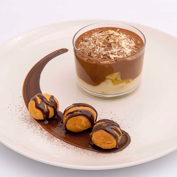 profiterol umplut cu crema fina – desert italian pentru restaurante